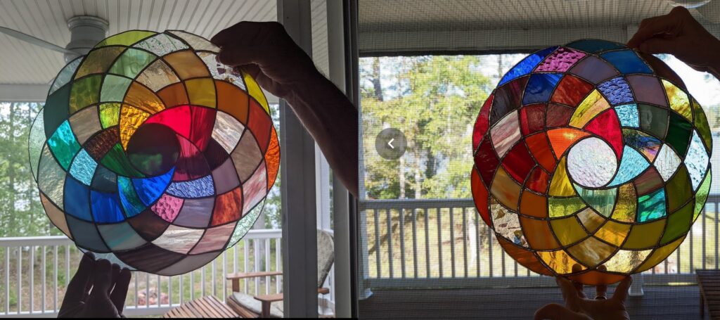 Overlapping circles of color
